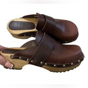 KLÄGN Helvi Wood Open Back Full Grain Leather Clogs w/light sole 40